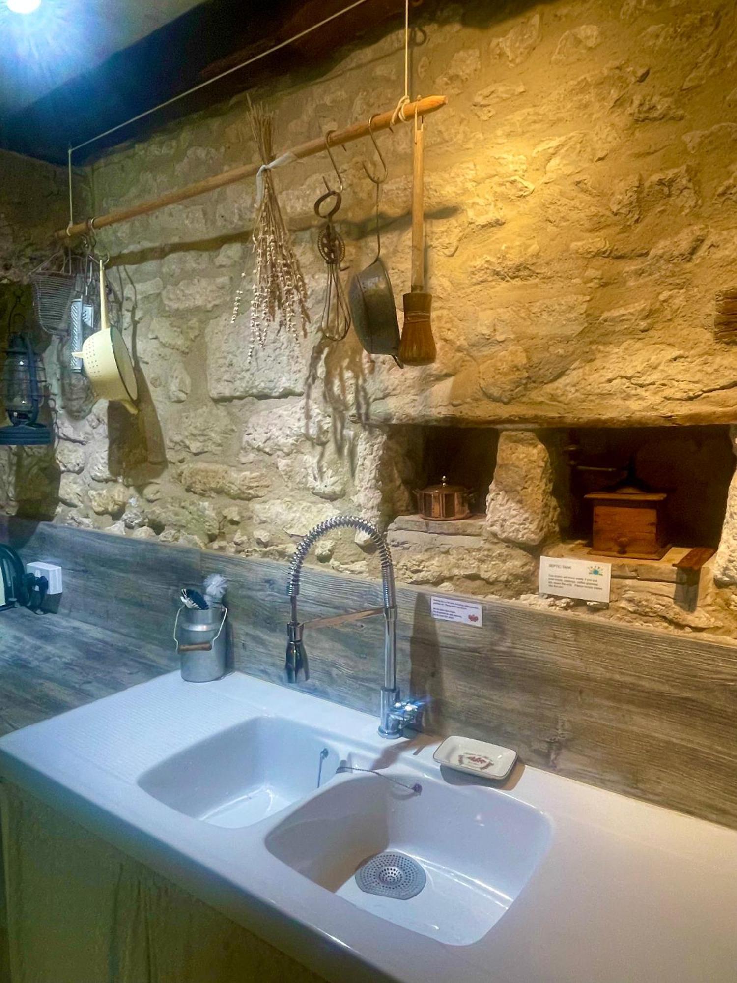 Les Galineaux Villa La Roquille Екстериор снимка